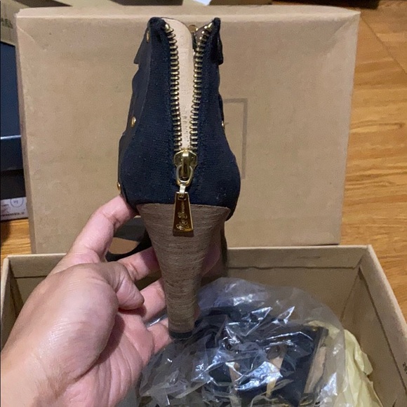 Matt Bernson Gladiator Sandal - Picture 3 of 7